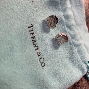 Tiffany’s mini heart earrings